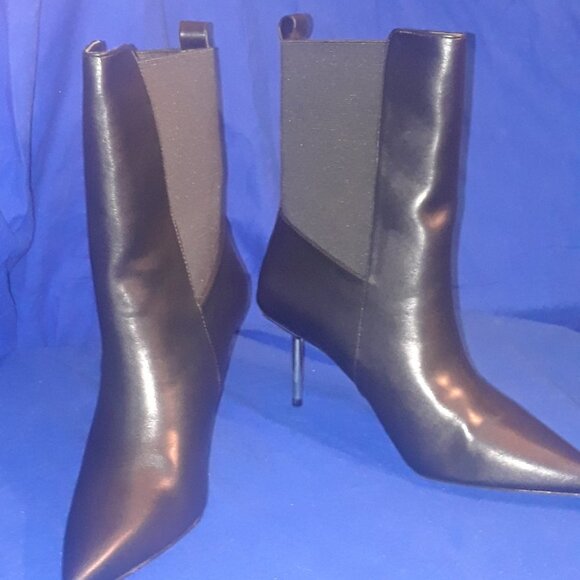 BLACK ON BLACK BOOTIES - Picture 7 of 7